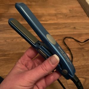 Mini BaByliss Nano Titanium Straightener